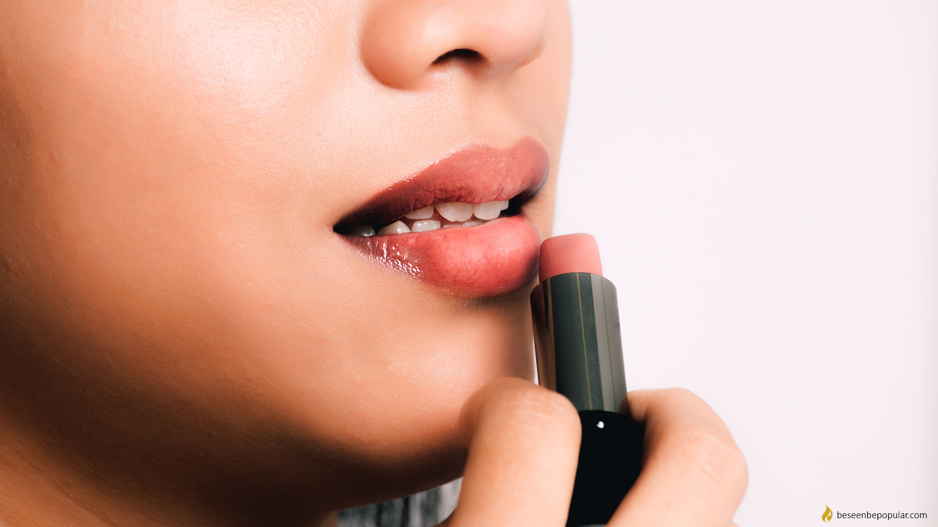 the impact of lipstick color on teeth