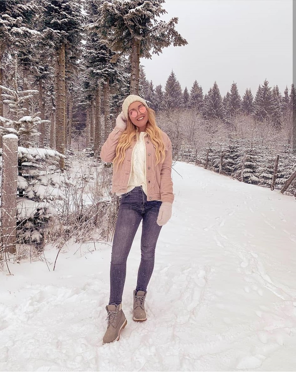 What are influencers wearing during winter?