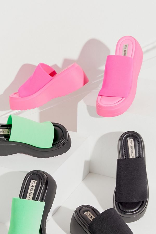 Steve Madden re-released his iconic platform sandals 