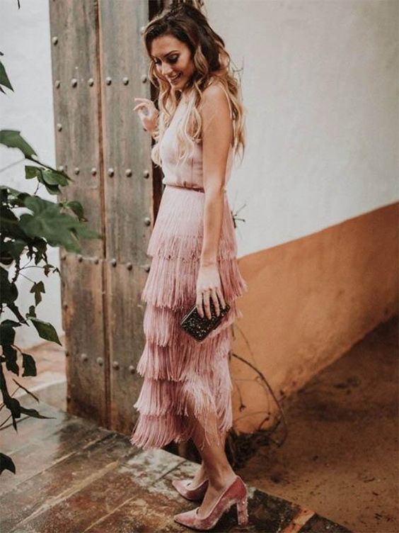 These are irresistible outfits for wedding guests